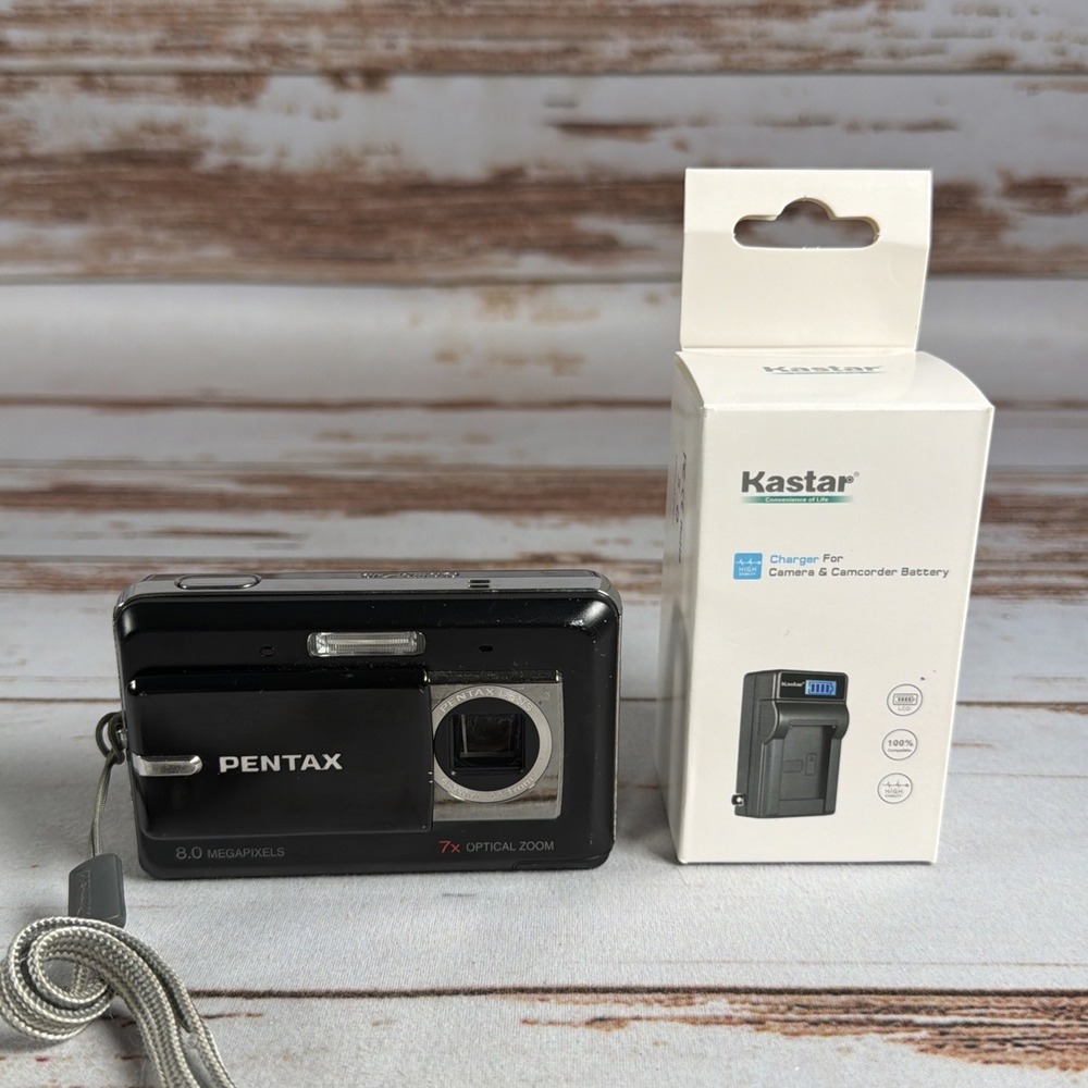Pentax Optio Z10 8MP Digital Camera Silver Bundle Tested Works Used